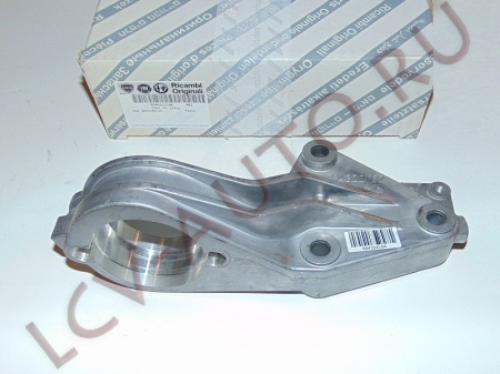 Кронштейн правого привода (КПП 3 ВАЛА)