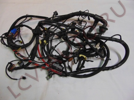 Пучок проводов подкапотный